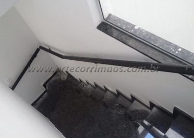 CORRIMÃO DE PAREDE ALUMINIO PRETO FOSCO 1