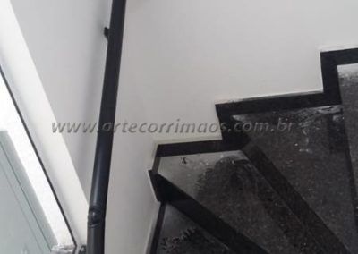 CORRIMÃO DE PAREDE ALUMINIO PRETO FOSCO 3