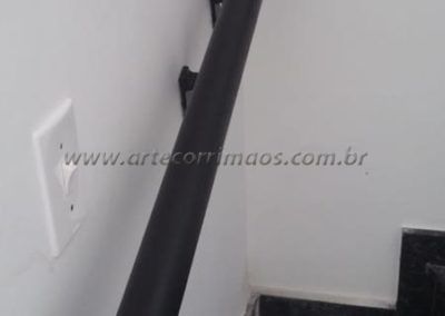 CORRIMÃO DE PAREDE ALUMINIO PRETO FOSCO 4