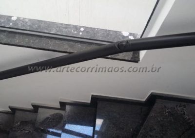 CORRIMÃO DE PAREDE ALUMINIO PRETO FOSCO 6