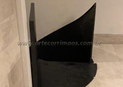 Guarda Corpo em Chapa de Ferro Trabalho Artesanal Curvo Pintura Preto em Escada Existente 4