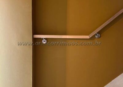 Corrimão De Parede Madeira Tauari Suporte Inox retangular (2)