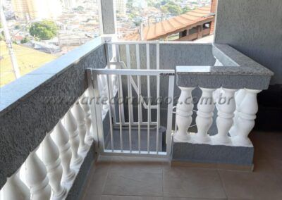 Portãozinho de Aluminio branco sem risco de mijo de cachorro (7)