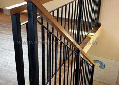 Guarda Corpo Ferro E Madeira (1)