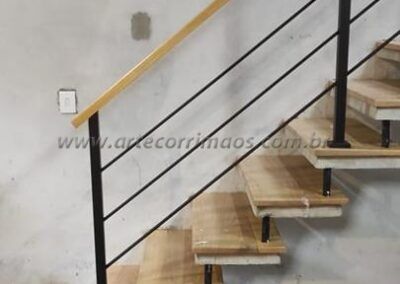 Guarda Corpo Ferro E Madeira (37)