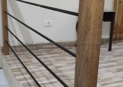 Guarda Corpo Ferro E Madeira (40)