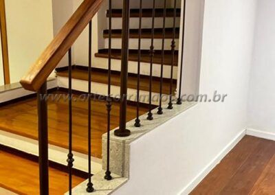 Guarda Corpo Ferro E Madeira (70)