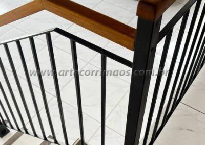 Corrimão guarda corpo madeira e ferro (10)