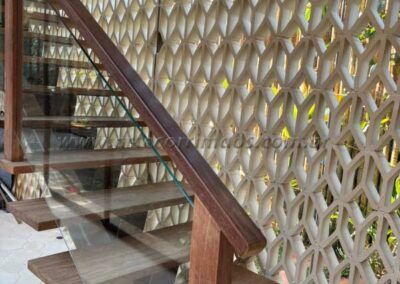 Corrimão guarda corpo madeira e vidro (5)