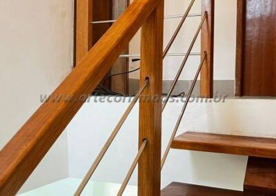 Corrimão madeira com barrinhas inox (6)