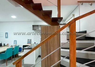 Corrimão madeira com barrinhas inox (7)